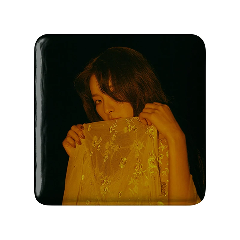 مگنت خندالو طرح سولگی گروه رد ولوت Red Velvet  مدل مربعی کد 19626