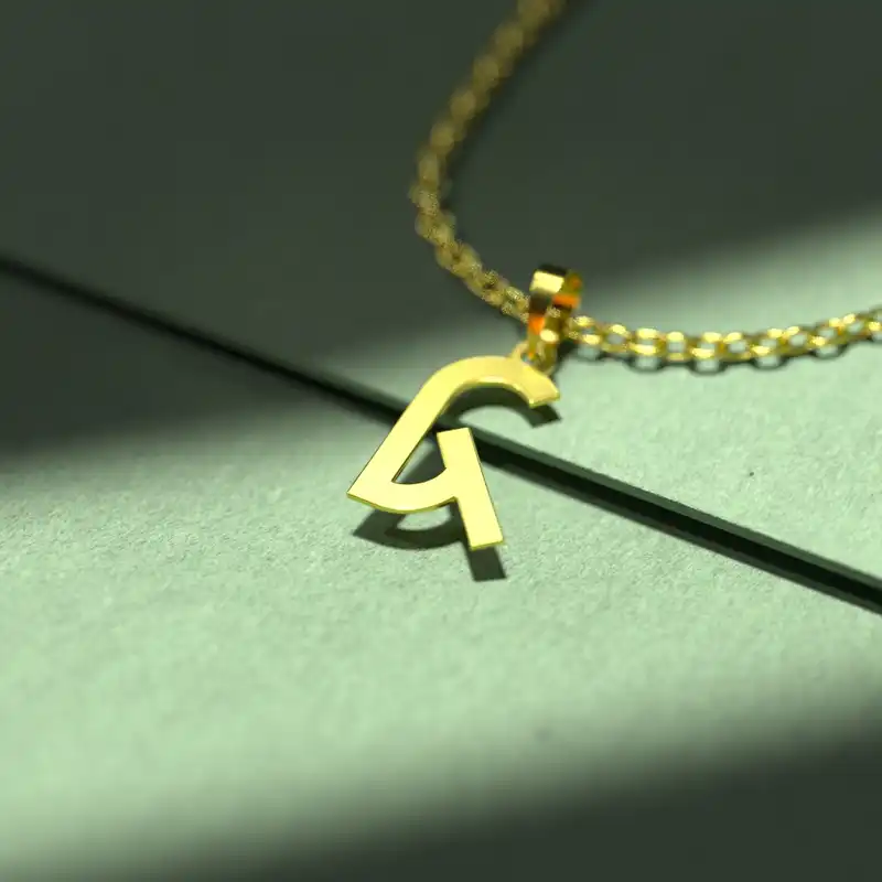 گردنبند طلا 18 عیار زنانه مدوپد مدل حرف ک کد I3-1-1581