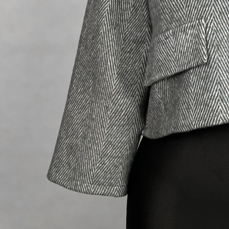 عکس شماره 6 : ست کت و دامن رسمی زنانه مدل پشمی کجراه کد ak1469