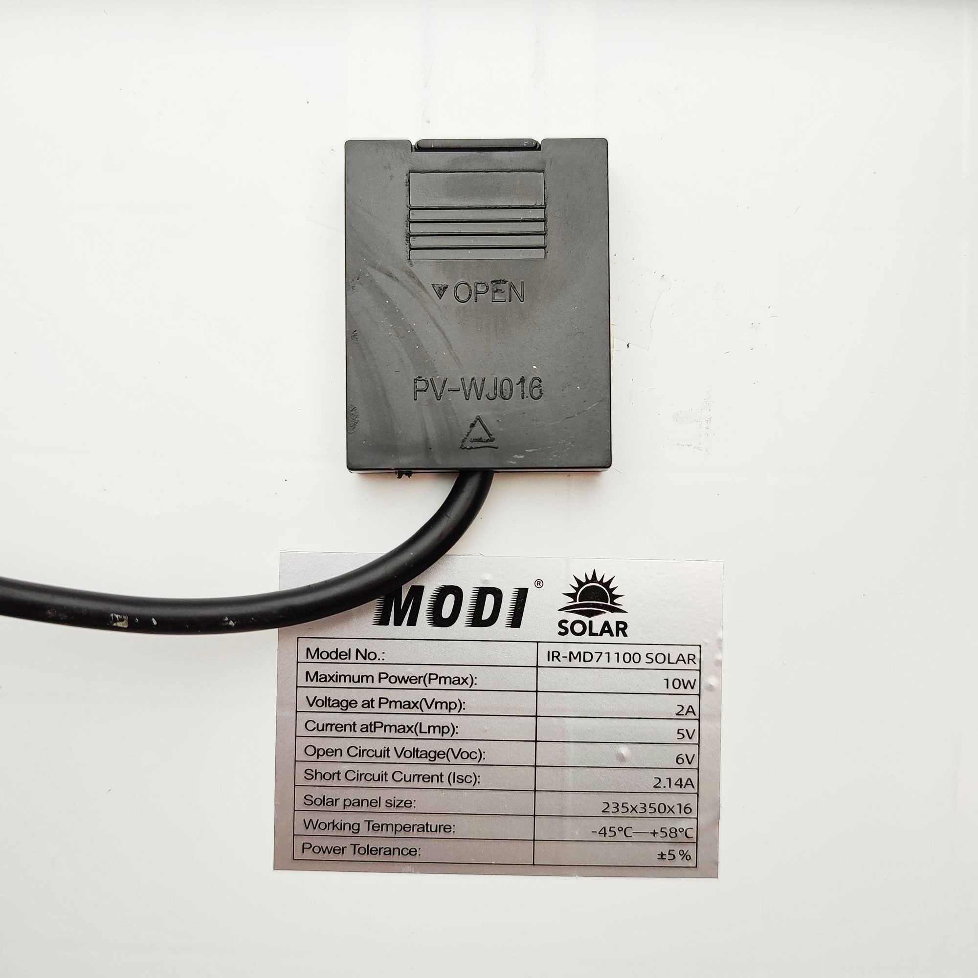 پروژکتور خورشیدی مودی مدل سولار کد IR-MD72100 ظرفیت 100 وات پروژکتور خورشیدی مودی مدل سولار کد IR-MD72100 ظرفیت 100 وات