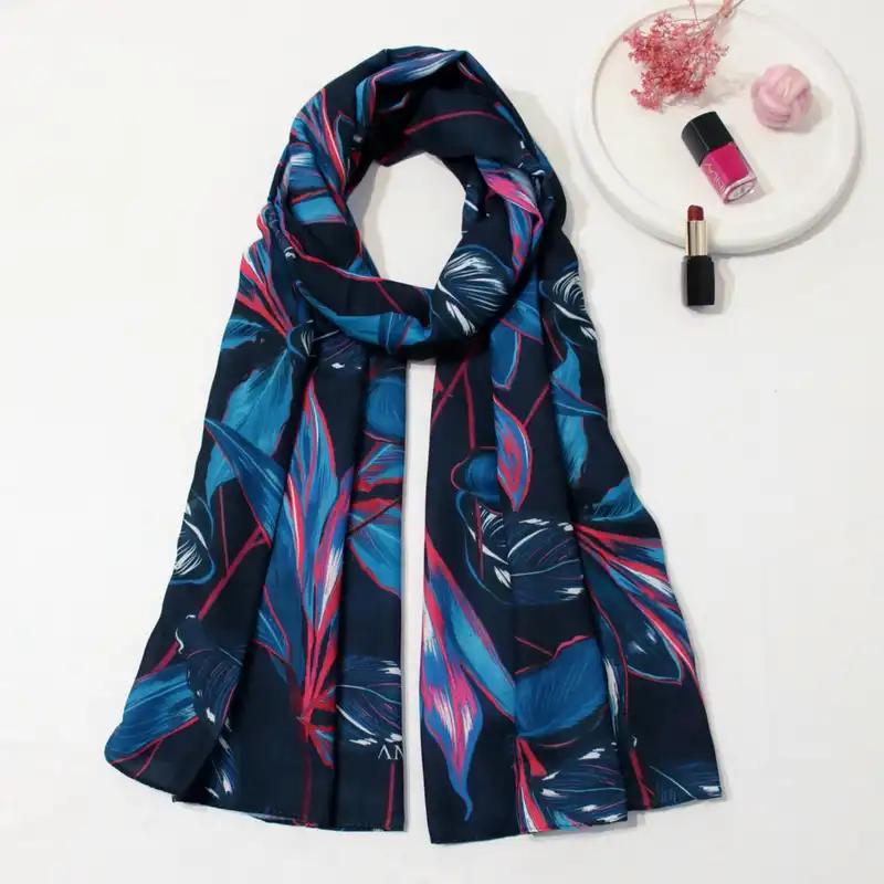 شال زنانه مدل بهاره نخی کد 4075