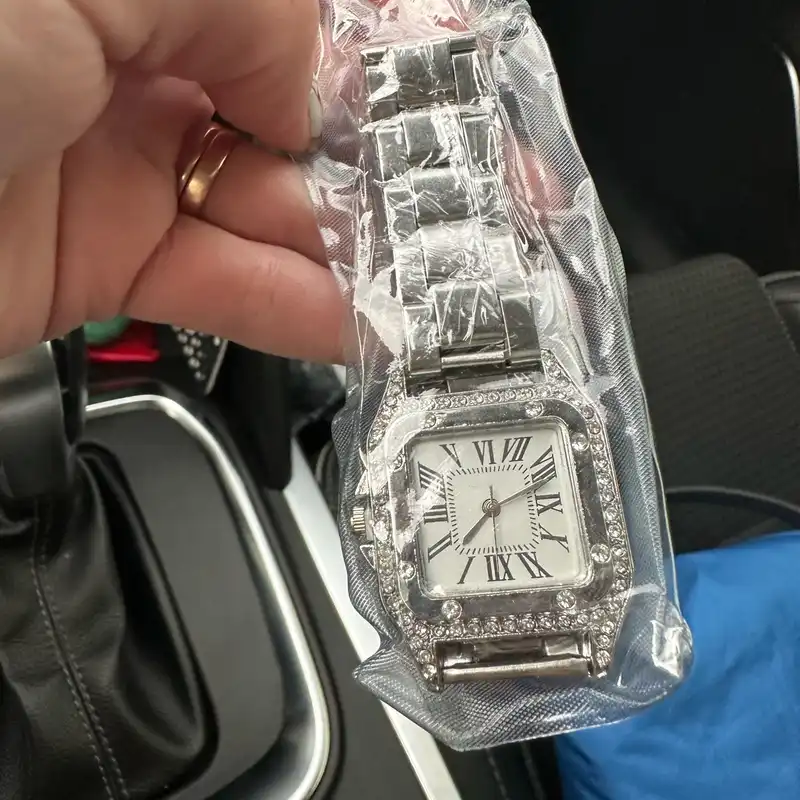 ساعت مچی عقربه ای زنانه مدل کلاسیک قاب دور نگین بند فلزی