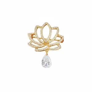 گل سینه زنانه مدل نیلوفر