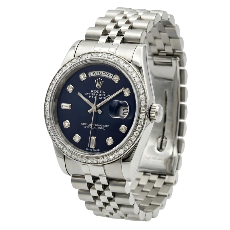 ساعت مچی عقربه‌ای کوارتز مردانه مدل لوکس قاب دور نگین دی دیت بند استیل قفل مخفی کد R1