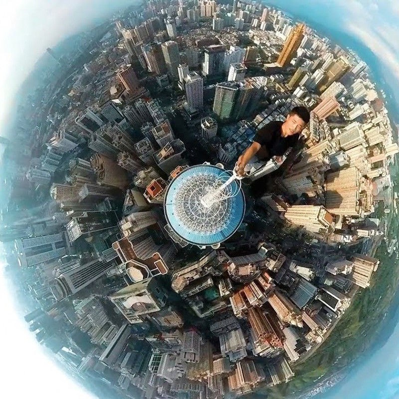 دوربین فیلم برداری ورزشی اینستا 360 مدل INSTA360 X3 به همراه لوازم جانبی