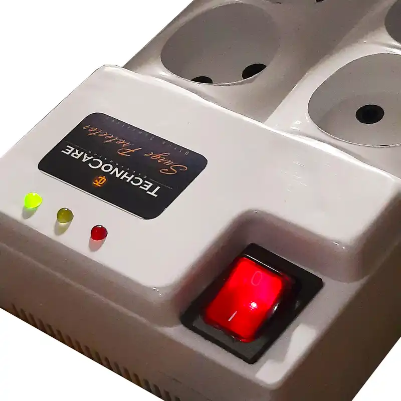 محافظ ولتاژ تکنوکِر مدل 3M