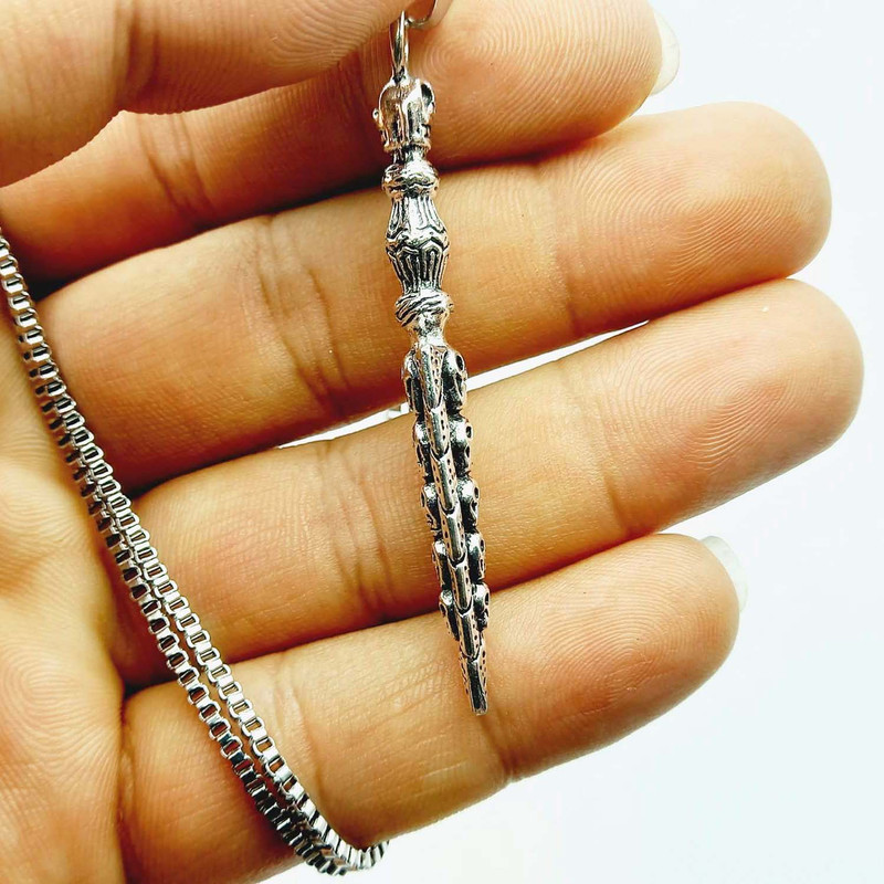 گردنبند مردانه طرح شمشیر و جمجمه مدل دوطرفه کد 530GAM گردنبند مردانه طرح شمشیر و جمجمه مدل دوطرفه کد 530GAM