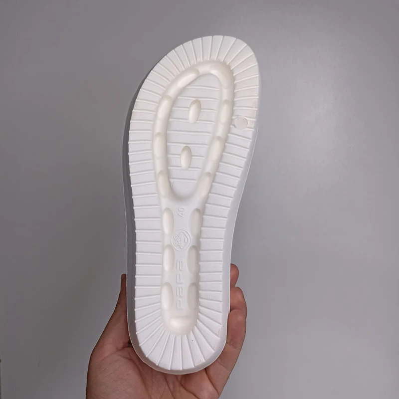 عکس شماره 11 : دمپایی زنانه پاپا مدل نقره کد 1662-cr