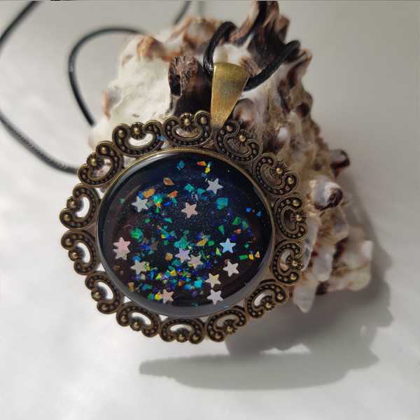 گردنبند دخترانه مدل رزینی طرح ستاره کد005