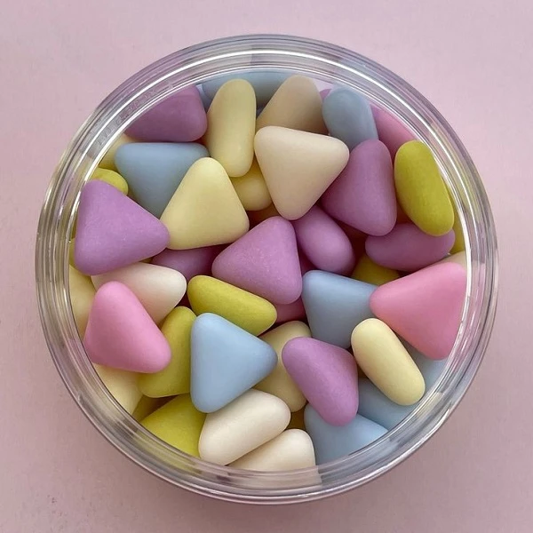 عکس شماره 6 : قالب شکلات مدل حبه ای قند طرح مثلث