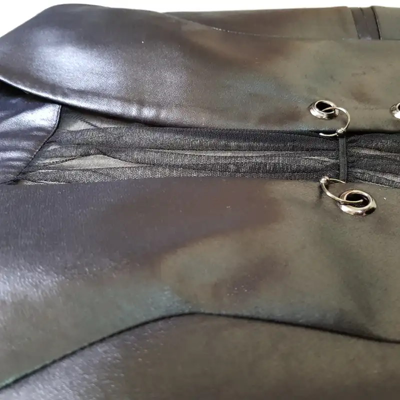 جلیقه زنانه مدل ژیله فانتزی چرم