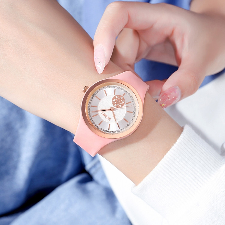 ساعت مچی عقربه ای دخترانه اسکمی مدل بند پیو کد sk01 ساعت مچی عقربه ای دخترانه اسکمی مدل بند پیو کد sk01