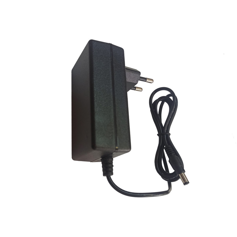 شارژر باتری 16.8 ولت 1 آمپر لکسوس مدل 16810 شارژر باتری 16.8 ولت 1 آمپر لکسوس مدل 16810