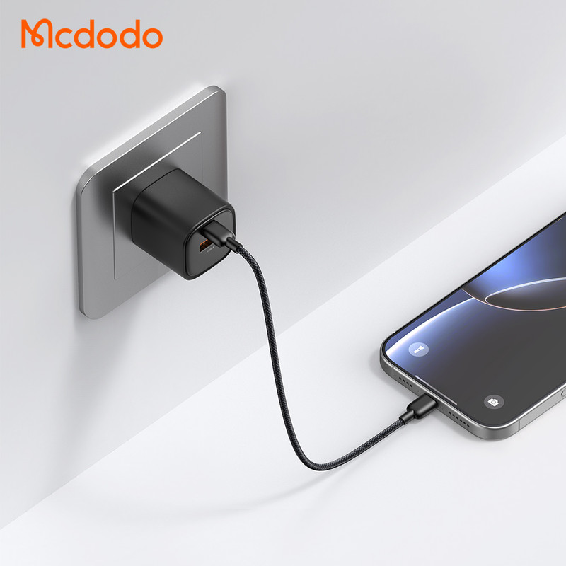 پاوربانک 45 وات مک دودو مدل MC-095 ظرفیت 20000 میلی‌آمپرساعت به همراه کابل USB-C