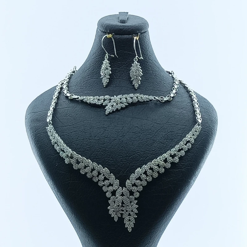 نیم ست زنانه مدل میخک کد GS0086