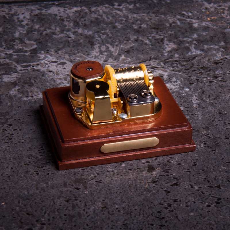 جعبه موزیکال ایل تمپو ولا مدل Rocco گیم آف ترونز