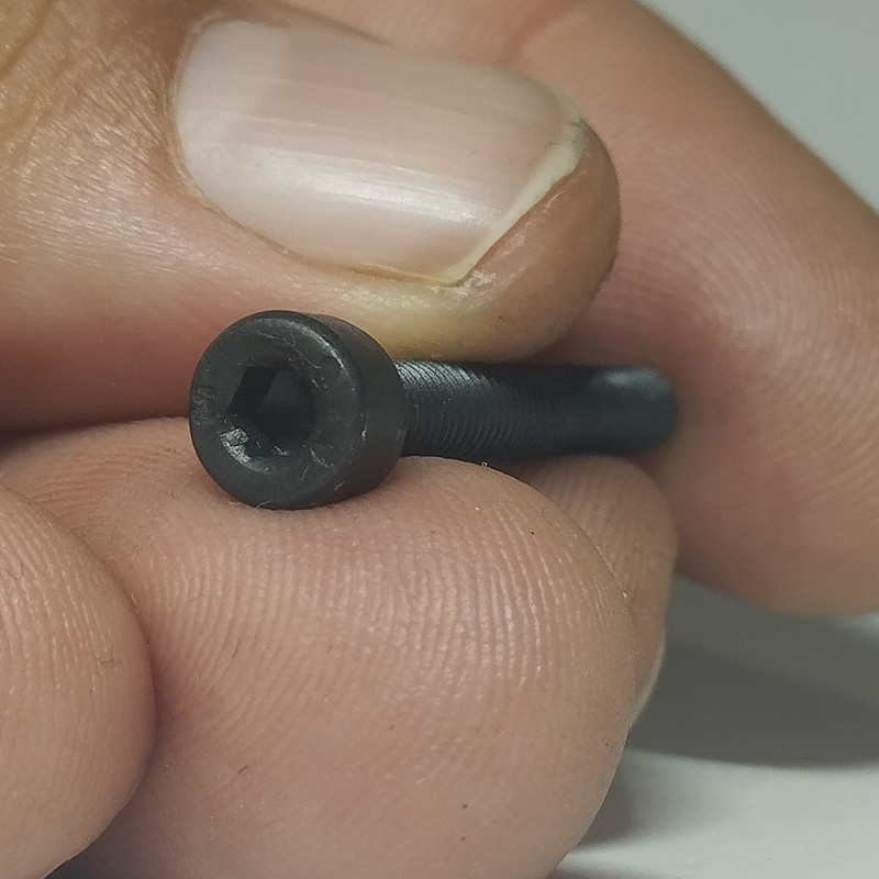پیچ آلن مدل HI5 4Mx30MM بسته 6 عددی