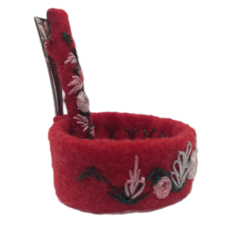 دستبند دخترانه مدل گلدوزی به همراه گیره مو