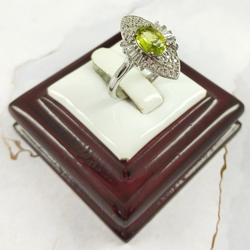 انگشتر نقره زنانه سلین کالا مدل زبرجد کد 35 انگشتر نقره زنانه سلین کالا مدل زبرجد کد 35