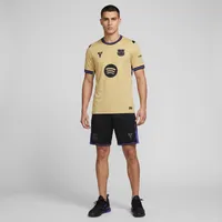 ست تی&zwnj;شرت آستین کوتاه و شلوارک ورزشی مردانه مدل بارسلونا Away 2026