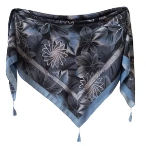 روسری زنانه مدل گلدار شابلونی منگوله دار