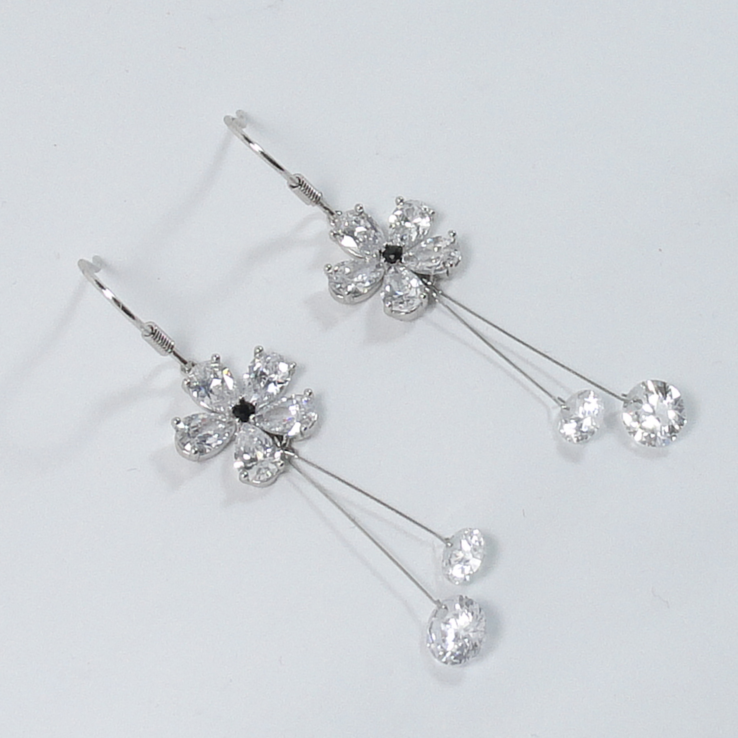 گوشواره دخترانه ژوپینگ مدل فلاور کد AM39