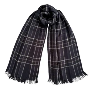 شال زنانه مدل بافتنی چهارخانه پاییزی