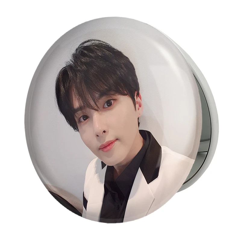 آینه جیبی خندالو طرح ریووک گروه سوپر جونیور Super Junior مدل تاشو کد 21412 