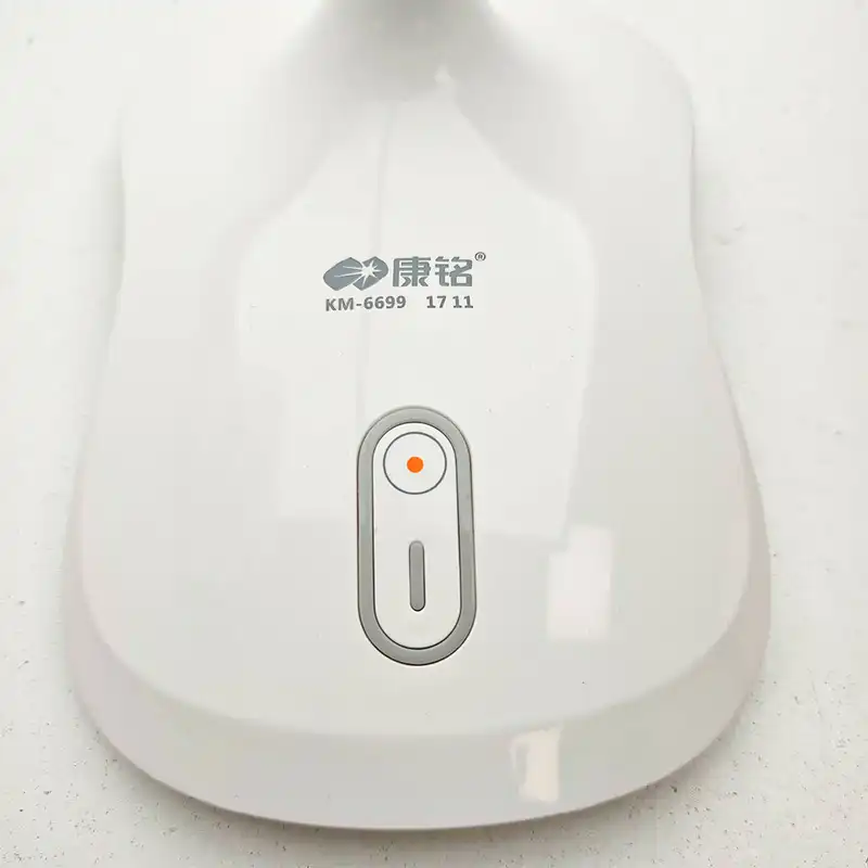 چراغ مطالعه مدل شارژی لمسی کد KM-6699