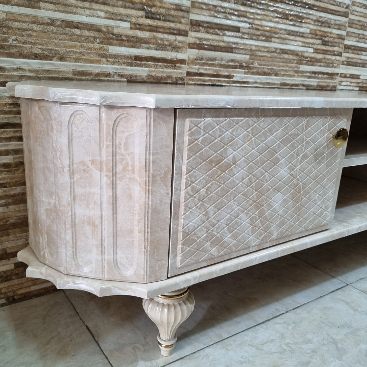 میز تلویزیون شبستان مدل 2038 میز تلویزیون شبستان مدل 2038