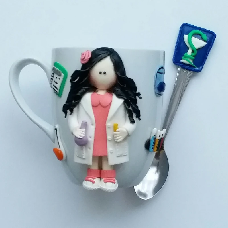 ماگ سرامیکی مدل دختر عروسکی L1972 به همراه قاشق