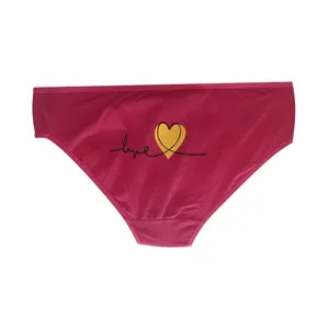 شورت زنانه مدل نخی پشت قلبی رنگ صورتی