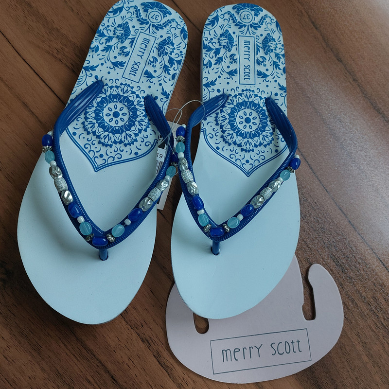 دمپایی لاانگشتی زنانه مدل مینا