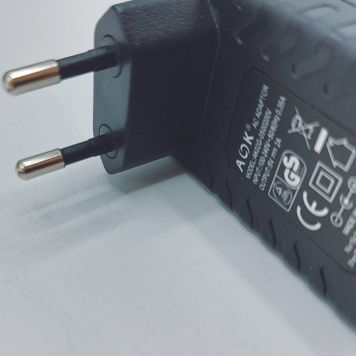 آداپتور 5 ولت 2 آمپر مدل AK02G آداپتور 5 ولت 2 آمپر مدل AK02G