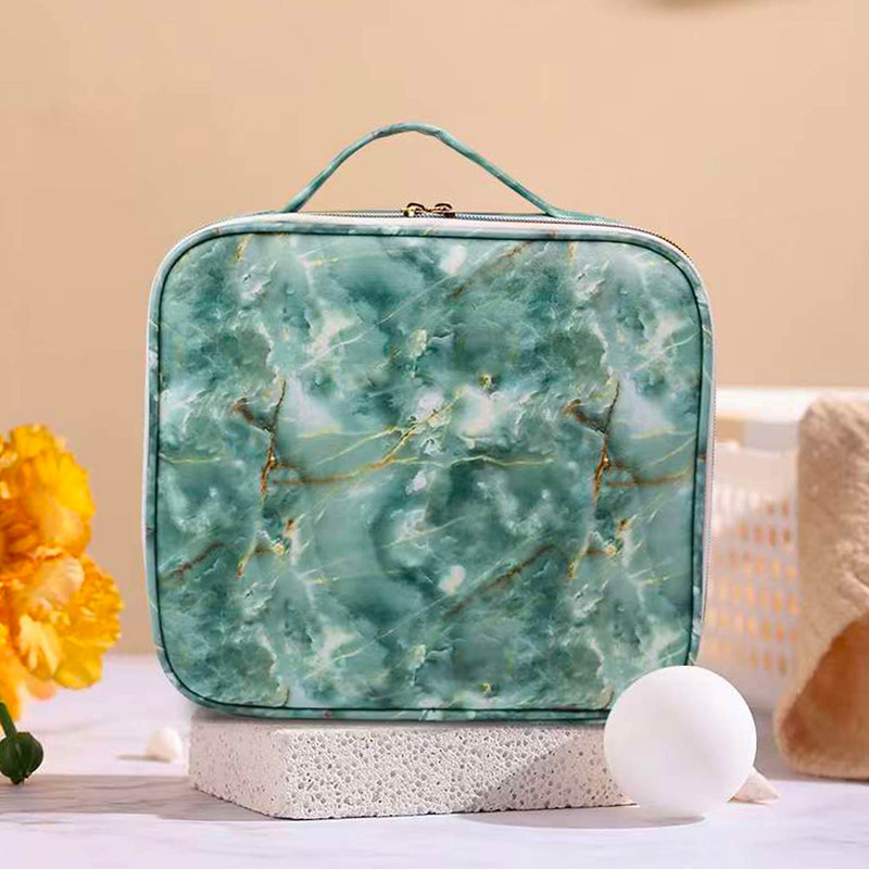 کیف لوازم آرایش زنانه مدل مسافرتی