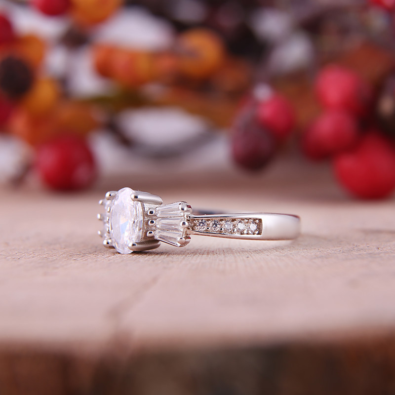 انگشتر نقره زنانه مدل تک نگین کد FR0053