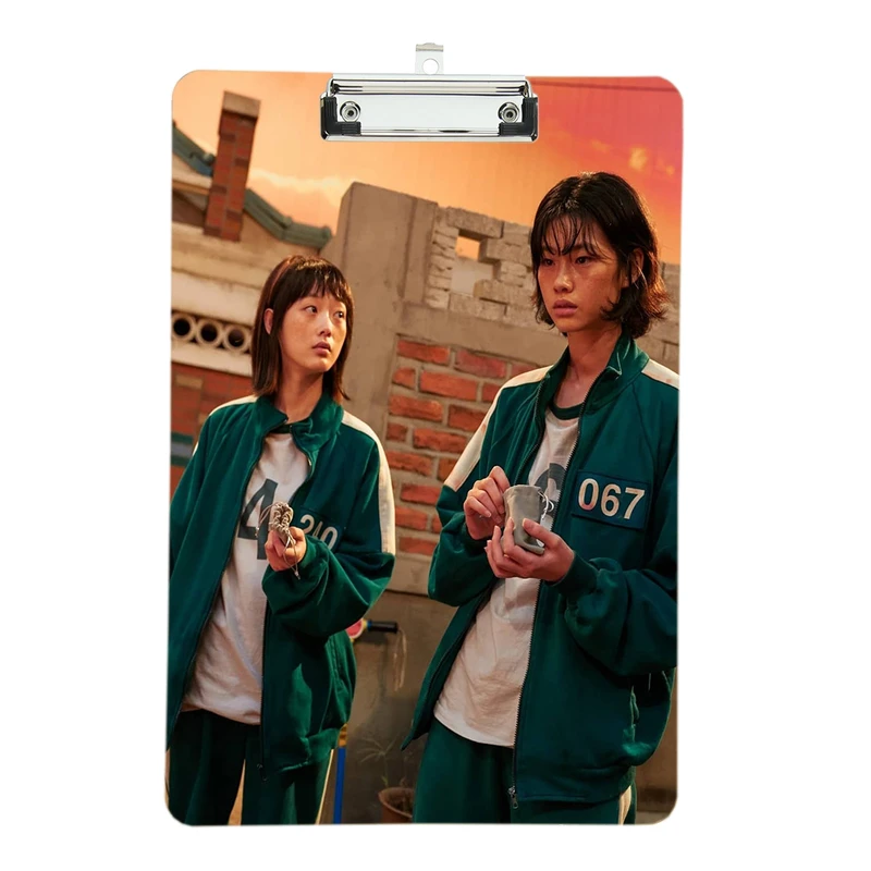 تخته شاسی طرح سریال اسکویید گیم کدsg102 سایز A4