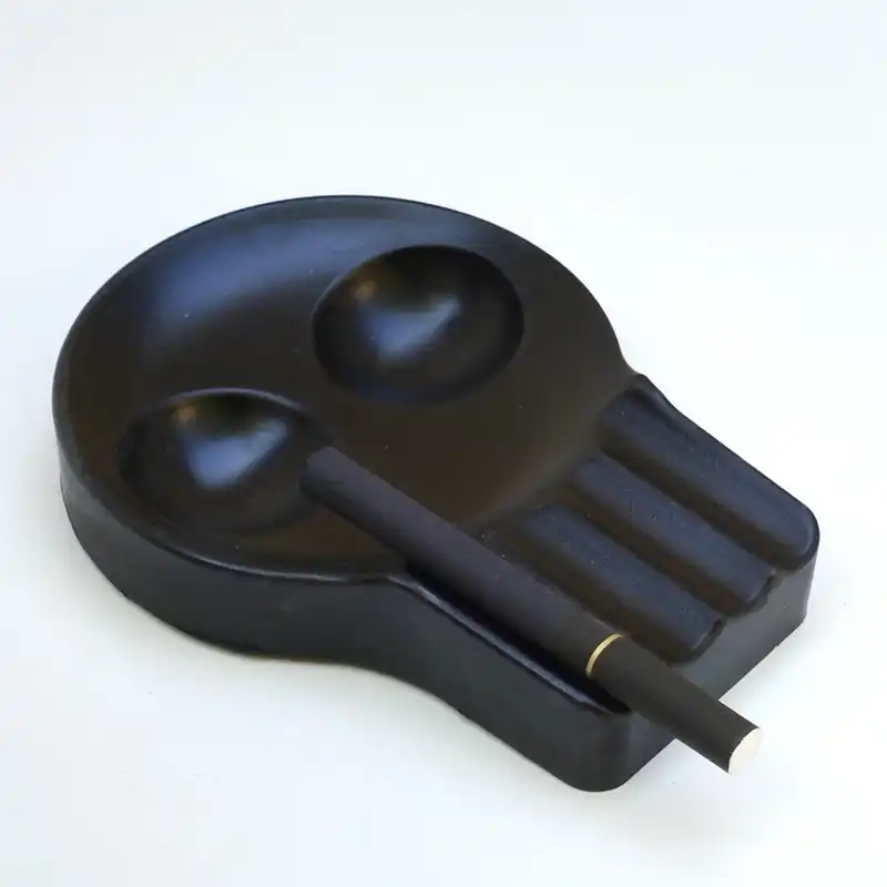 زیرسیگاری مدل 01-skull-mim