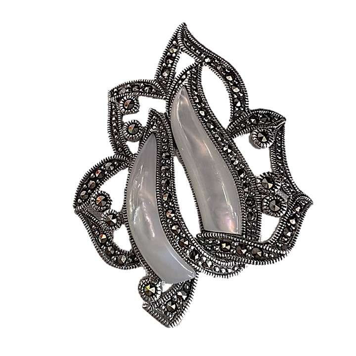 گل سینه نقره زنانه کد glsr-2449 گل سینه نقره زنانه کد glsr-2449