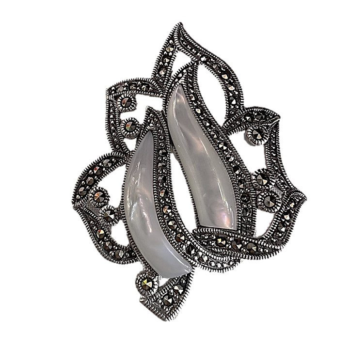 گل سینه نقره زنانه کد glsr-2449 گل سینه نقره زنانه کد glsr-2449