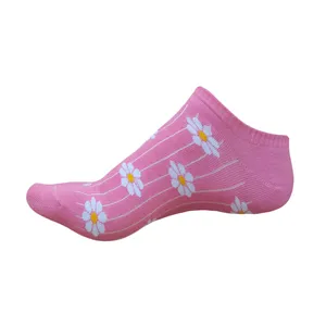 جوراب ساق کوتاه دخترانه مدل گل دار رنگ صورتی