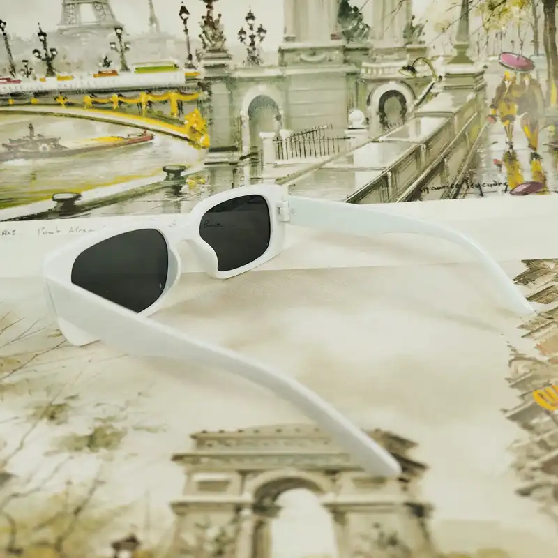 عینک آفتابی بچگانه مدل CH12 کد W