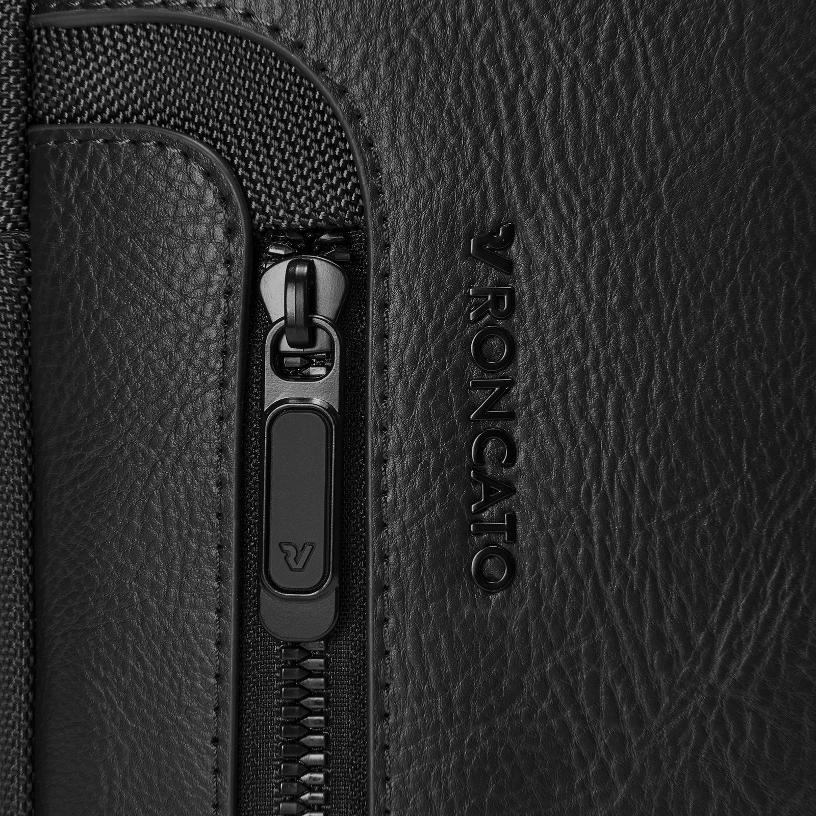کیف رودوشی مردانه رونکاتو مدل  PANAMA 4.0 SMALL CROSSBODY کد 400892  -  - 4
