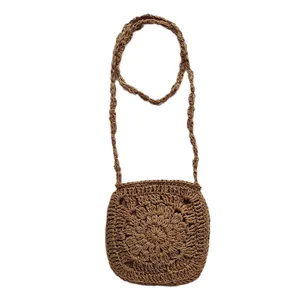 کیف بافتنی مدل رافیا طرح مینیمال