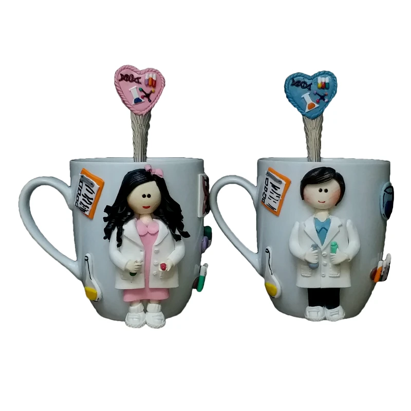 لیوان سرامیکی مدل دختر و پسر پزشک داروساز کد 03020 مجموعه 2 عددی به همراه قاشق