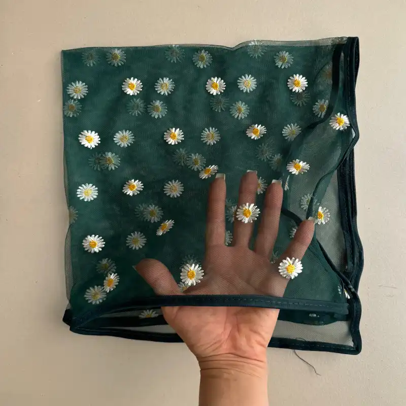 روسری زنانه مدل توری بابونه ای کد 60