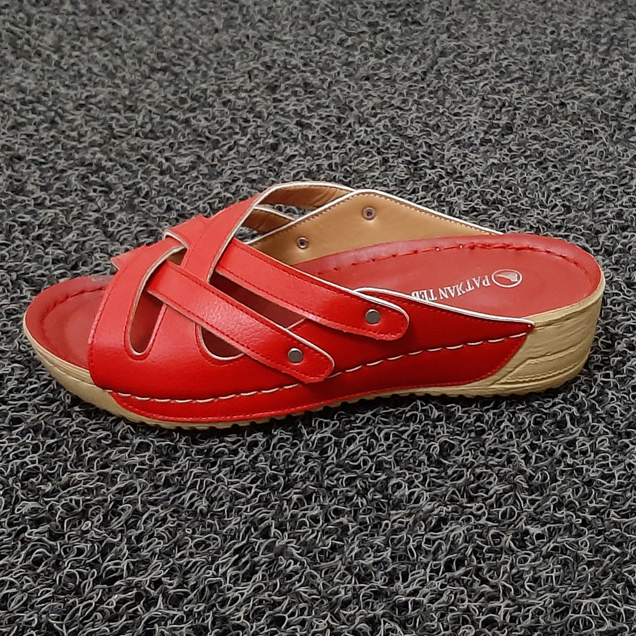 دمپایی زنانه پاتکان مدل NIC1972R123