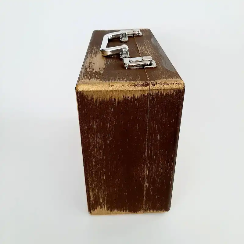 جعبه هدیه چوبی مدل چمدان طرح نقشه کد WS02