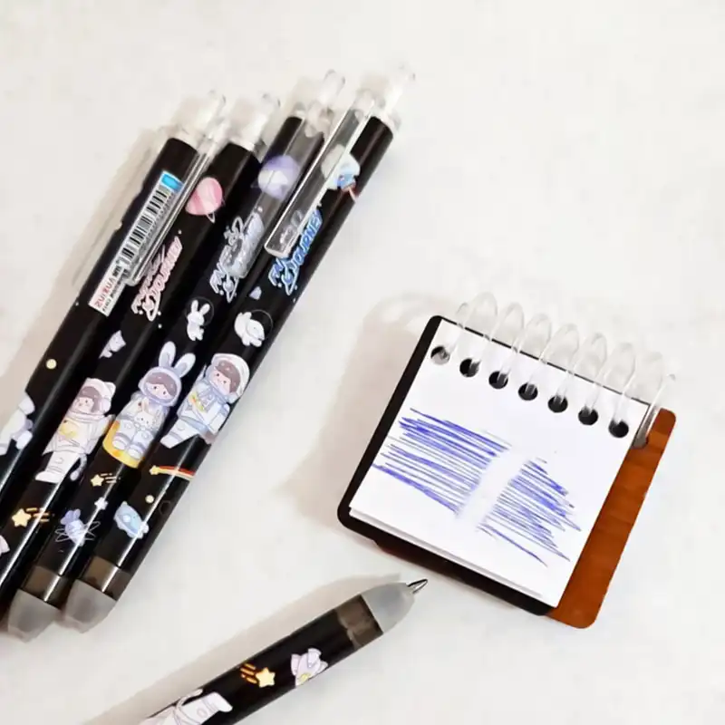 خودکار مدل پاکن دار اتودی طرح فضانورد مجموعه 12 عددی