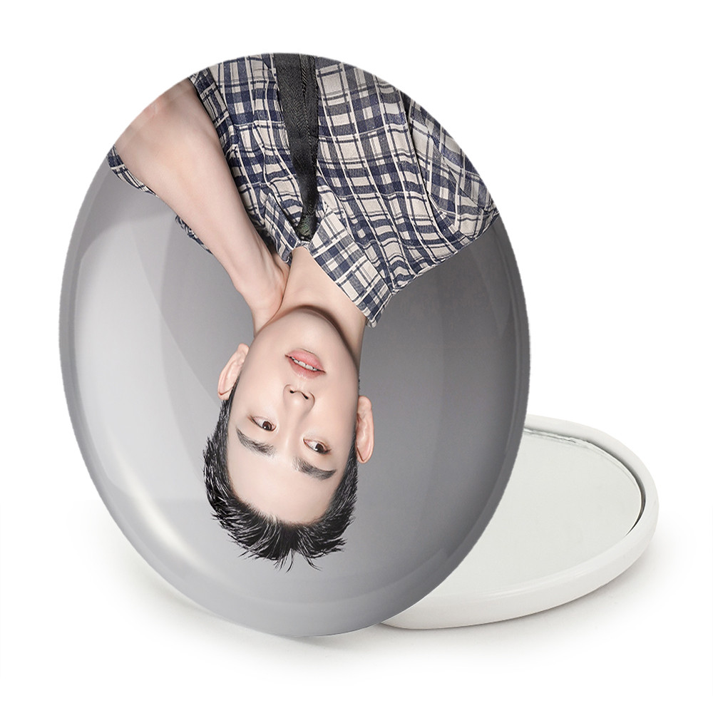 آینه جیبی خندالو طرح جین یونگ گروه گات سون GOT7 مدل تاشو کد 20989